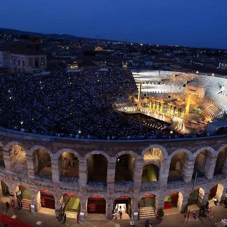 Pensjonat Al Calicantus And Werona
